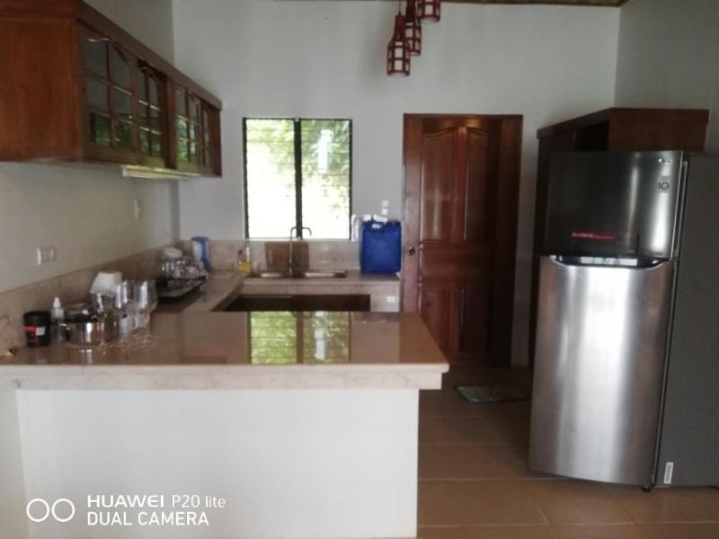 פוארטו גאלרה Villa De Pico Highland Beach Resort מראה חיצוני תמונה
